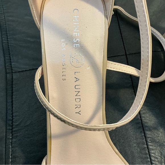 Chinese Laundry Beige Strappy Heels - Square Toe Platform Sandals (size 8.5) - Picture 13 of 13